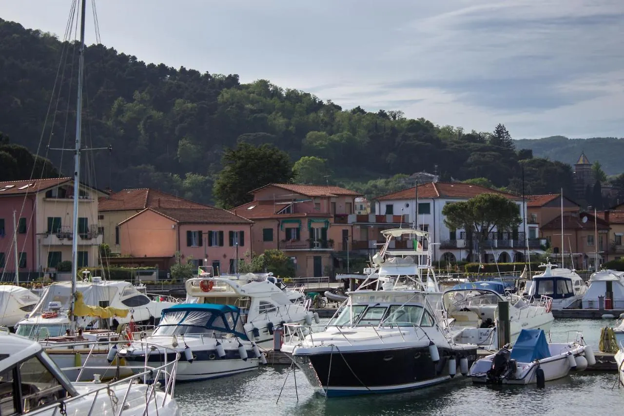 La Casa Della Tilde Apartment Ameglia İtalya